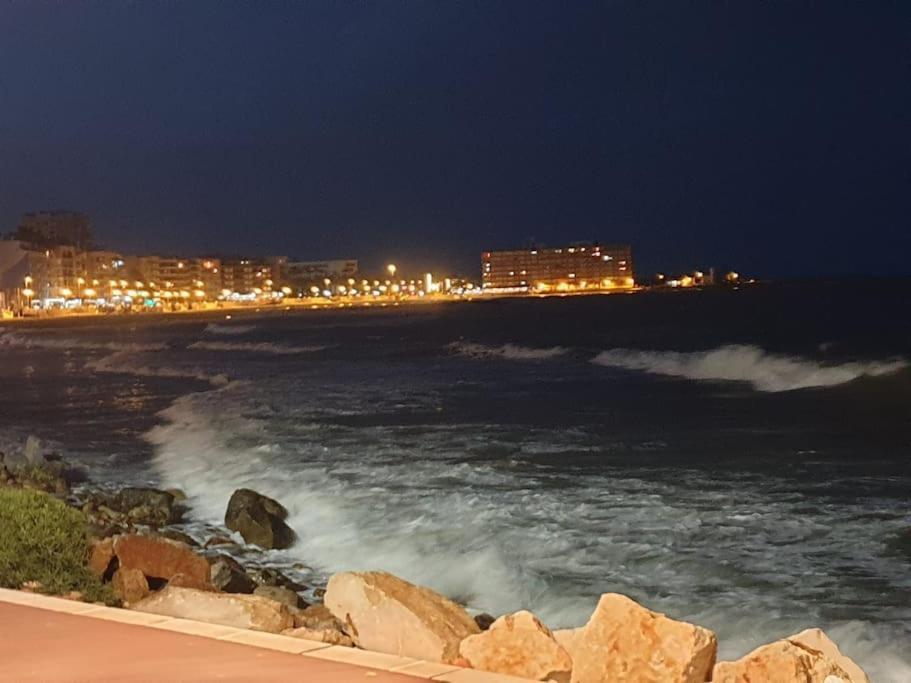 Nice Holidays Apartment In Torreveja, Torrevieja Luaran gambar
